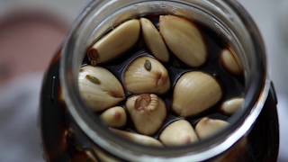 Persian Pickled Garlic Recipe Sir Torshi [upl. by Rahal]