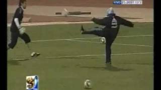 Diego MaradonaTiros LibresCalci di PunizioniFreekicks 2010 [upl. by Ashwell509]