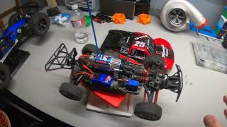 Traxxas 116 Slash Pt 1 Unboxing and first run with stock battery [upl. by Hussein]