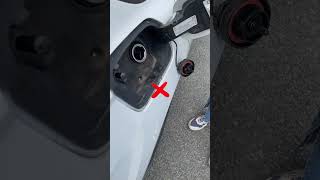 Correct placement of the fuel tank cap！driving skills tips knowledge fpy [upl. by Etnohc]