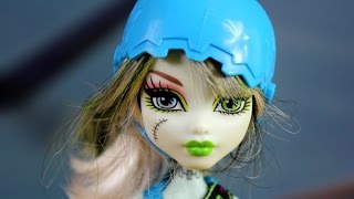 Mattel  Monster High  Skultimate Roller Maze  Frankie Stein  X3671 X3672 [upl. by Sherborne]