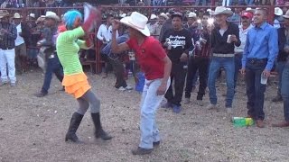 DIVERSION EN EL JARIPEO CON EL SHOW DE MARIA MITOTES [upl. by Annuhsal]