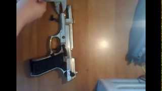 TUTORIAL Smontaggio e rimontaggio Beretta m92 a salve [upl. by Leseil612]