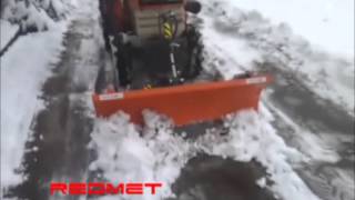 Sněhový pluh radlice na malotraktor 130 kubota wwwredmetpl [upl. by Anyrb]