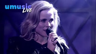 Ilse Delange  OK  Live bij DWDD 2018 [upl. by Amikay671]