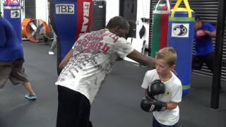 Roger Mayweather instructing son of kickboxer Nieky Holzken [upl. by Lefton77]