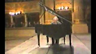 Vladimir Horowitz live in Milano 1985 Scarlatti Schumann Scriabin Schubert Liszt Chopin [upl. by Plante]