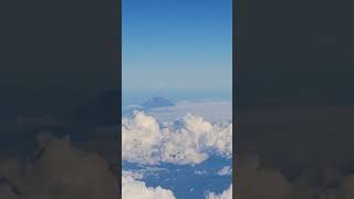 おばちゃん旅に出る。その４。飛行機から富士山が見えるぞ～～👍️富士山雲飛行機 [upl. by Gillie]