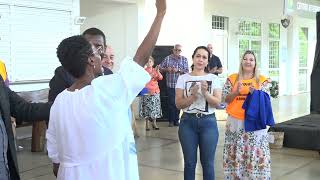 PROFECIA Mulher recebe cura de fortes dores no braço  Goiânia  Brasil [upl. by Raama]