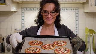 Pizzette di cavolfiore  Semplice ricetta per bambini [upl. by Ellevel]