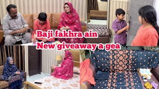 Baji fakhra muqadas ko chorne ain New giveaway a gea bas rules ko follow karin [upl. by Canute379]