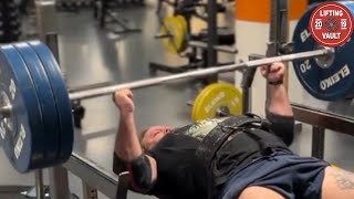 People Are Benching 3 Plates On Their Knuckles Now [upl. by Ahsait]