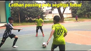 Latihan Passing pola segitigatriangle dalam permainan Futsalpassingtrianglefutsal [upl. by Melania]