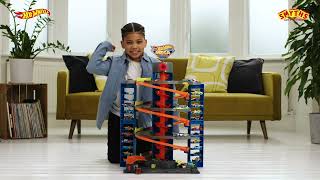 Hot Wheels City PowerParkgarage Spielset mit Mega Garage  Smyths Toys Superstores DE [upl. by Winfield]