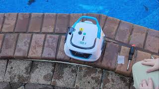 How to Adjust the weight of the HyClor i1 Robot pool cleaner [upl. by Theis391]