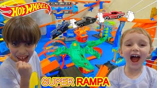 SUPER RAMPA HOT WHEELS  Hot Wheels super ramp  Fafafran Brincadeiras [upl. by Terrance]