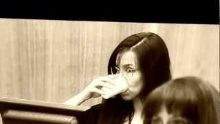 Jodi Arias Pops a Pill in Court  31913 [upl. by Bhayani]