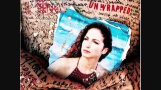 Gloria Estefan  Wrapped Hoyflv [upl. by Fidelas]