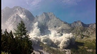 Steenlawine in Zwitserland  Bondo Graubünden  aardverschuiving en puinstroom [upl. by Zolner]