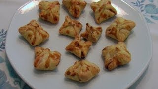 Feuilletés aux oignons confits par Mamy Monica [upl. by Sven]