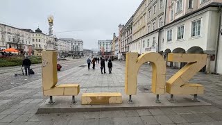 Ort zum Flanieren Linzer Hauptplatz ist autofrei [upl. by Norrahs]