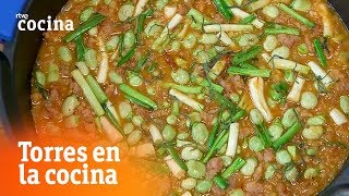 Cómo hacer Guiso de habitas y ajos tiernos  Torres en la Cocina  RTVE Cocina [upl. by Aramot425]