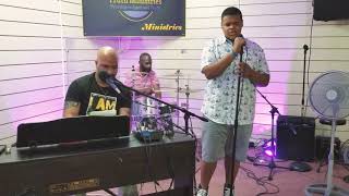 Mervin Mayo amp 13 year old Football Center Elijah Allen  TM singing quotMake me overquot by Randall Nunn [upl. by Castorina]