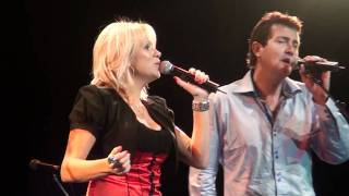 Adam Harvey amp Beccy Cole  Islands In The Stream [upl. by Daphene424]