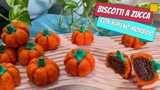 Biscotti a forma di zucca ripieni di pasta di mandorle al cioccolato fondente  Idea per Halloween [upl. by Aineg]