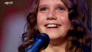 Amira Willighagen  VTM News  30 December 2013 [upl. by Burnley]