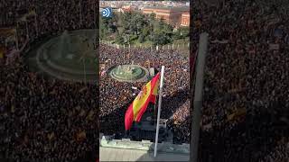 Impresionante imagen desde las alturas de la manifestación contra Sánchez en Madrid [upl. by Slrahc]