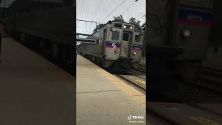 Septa 422 arriving at Woodbourne [upl. by Eiznek]