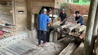 Turning Thick Mahogany Logs into Durable Pallet Boards  Precision Sawmilling [upl. by Ravel]