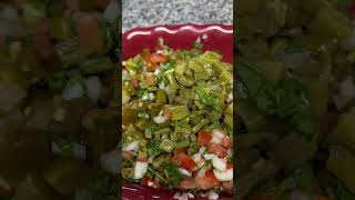 Rica ensalada de nopales comidasmexicanas AdeAcevedo ricosnopalescomidasaludable [upl. by Ilrak]