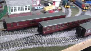 Hornby BR Hawksworth Coaches Review [upl. by Aura]