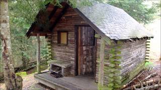 Cabanes de bergers ou refuges dans les Hautes Pyrénées [upl. by Dabney902]