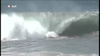 Surfers genieten van hoge golven in Californië [upl. by Lucho]