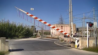 Spoorwegovergang Priolo Melilli I  Railroad crossing  Passaggio a livello [upl. by Bara]