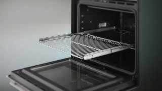 Panasonic  Wall Oven  HLBD82S  Four à convection encastrable [upl. by Ahseinod]