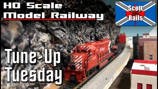 Tune Up Tuesday  Bachman GP40 CP Rail  TOO LOUD [upl. by Collis]