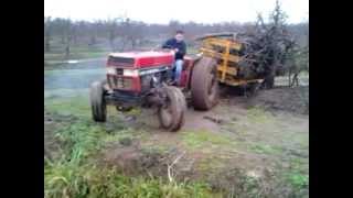 tractor con carga atrapado en barro [upl. by Dodds683]