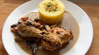 Poulet au cidre normand et aux champignons [upl. by Annaeoj]