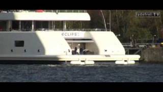 Eclipse Yacht Roman Abramowitsch beim Ausdocken am 16042010 in Hamburg [upl. by Shriver17]