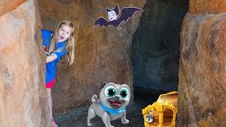 Vampirina and Puppy Dog Pals Pretend Play Toy Hunt and Hide n Seek [upl. by Lopez]