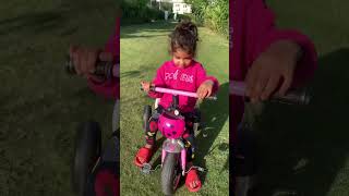 Larayi hogyi  Ayesha nay ly le Uriella ki ball 🥎😂😂😜😜 funnyshorts babyfunnymoments [upl. by Selrahc116]