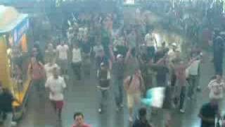 ULTRAS NAPOLETANI ALLA STAZIONE TERMINI DI ROMA VIDEO RARO [upl. by Aloisius]