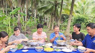 Sau Bao Ngày Dãi Nắng Dầm Mưa Nay Anh Em Có Một Nồi Bún Riêu Cua Đồng Cực Chất  TKQ amp Family [upl. by Nyllij72]