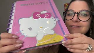 Pílulas de Produto  Caderno Inteligente Hello Kitty 2025 [upl. by Schramke375]