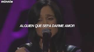 Julieta Venegas  Me voy  Letra Live [upl. by Adnah958]