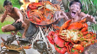 Catch And Cook Wild Crab In The Jungle  Ultimate Wilderness Recipe [upl. by Euqinoj]